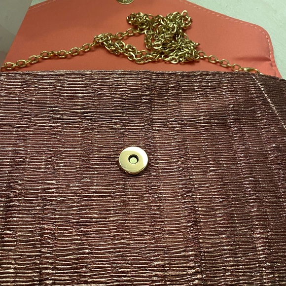 Purse - New wTag attached. Envelope style with snap closure; optional gold chain - Picture 6 of 7